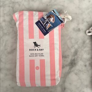 Dock & Bay Pink and White Quick Dry Towel